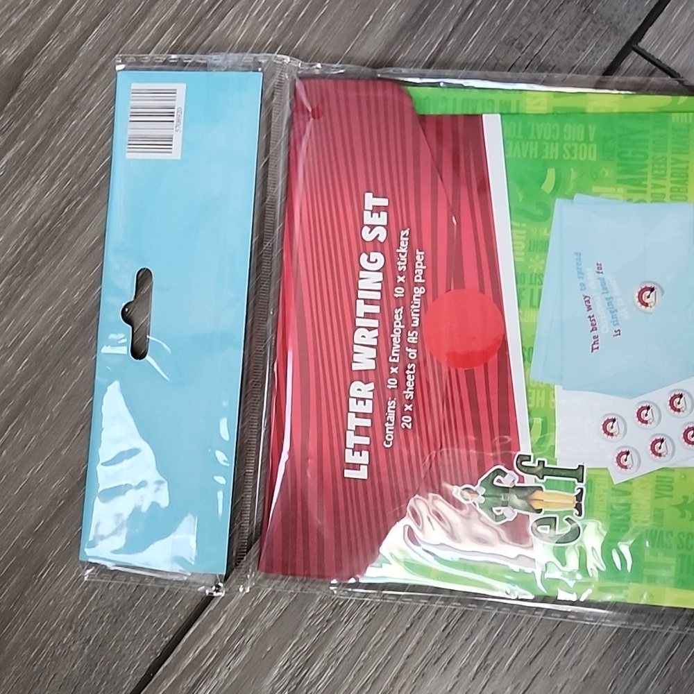 Elf Letter Writing Set - Picture 10 of 15